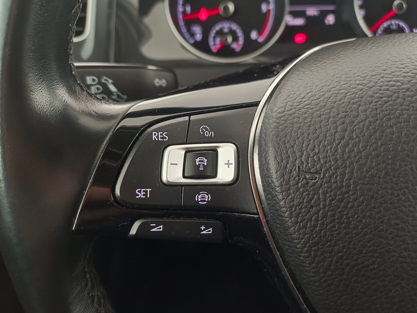 VW Golf Variant Trendline TDI | Bild 17 von 30