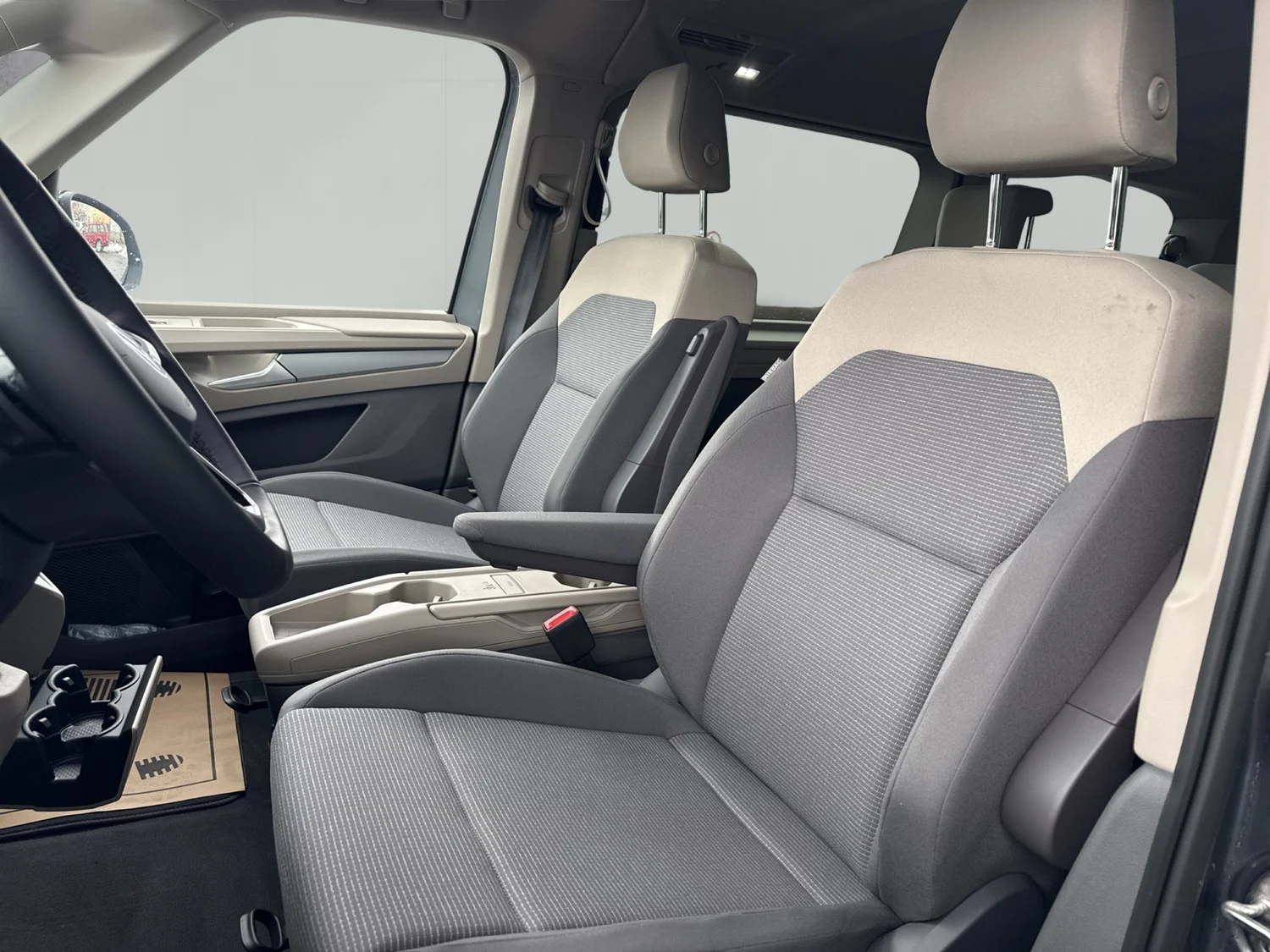 Bild eines VW Multivan Business ÜH TDI