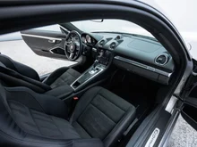 Porsche 718 Cayman GTS 4.0 in GT-silbermetallic