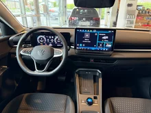 VW T-Roc Life eTSI DSG in Pure White Dach Black Uni