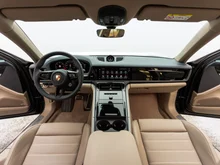 Porsche Panamera 4 E-Hybrid in hellgrau - metallic