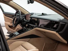 Porsche Panamera 4 E-Hybrid in hellgrau - metallic