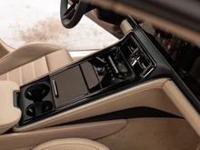 Porsche Panamera 4 E-Hybrid in hellgrau - metallic