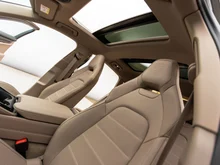 Porsche Panamera 4 E-Hybrid in hellgrau - metallic