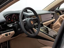 Porsche Panamera 4 E-Hybrid in hellgrau - metallic