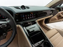 Porsche Panamera 4 E-Hybrid in hellgrau - metallic