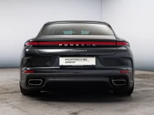 Porsche Panamera 4 E-Hybrid in hellgrau - metallic