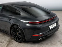 Porsche Panamera 4 E-Hybrid in hellgrau - metallic
