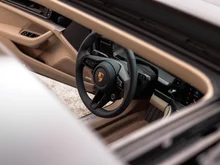 Porsche Panamera 4 E-Hybrid in hellgrau - metallic