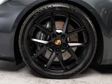 Porsche Panamera 4 E-Hybrid in hellgrau - metallic