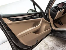 Porsche Panamera 4 E-Hybrid in hellgrau - metallic