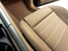 Porsche Panamera 4 E-Hybrid in hellgrau - metallic