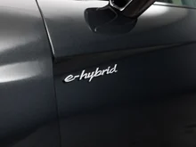 Porsche Panamera 4 E-Hybrid in hellgrau - metallic