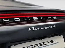Porsche Panamera 4 E-Hybrid in hellgrau - metallic