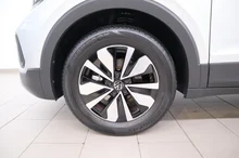 VW T-Cross Life TSI DSG in silber - metallic