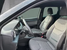 SEAT Arona Xperience 1.0 TSI in Dark Camouflage Grün Metallic
