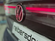 VW Tiguan Friends eTSI DSG in Delfingrau Metallic