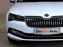 Škoda Superb Style TDI DSG in Moon-Weiß Metallic