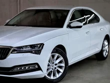 Škoda Superb Style TDI DSG in Moon-Weiß Metallic