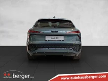 Audi Q3 Sportback TDI quattro 142 kW in Salbeigrün Metallic