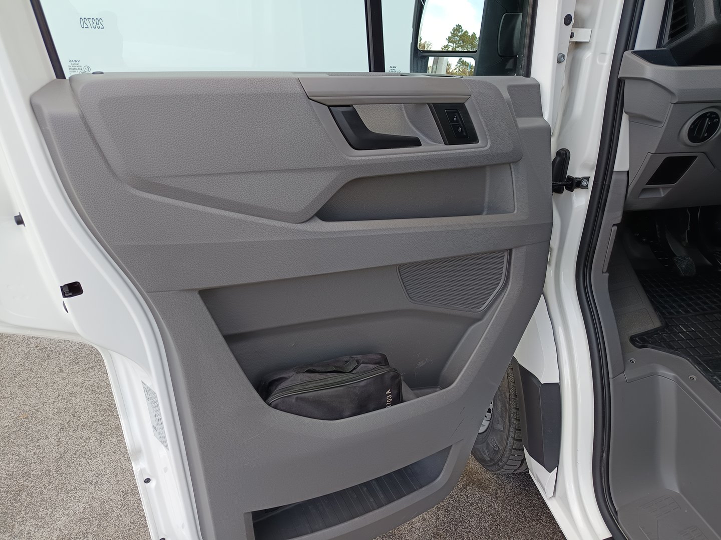 VW Crafter 30 Kastenwagen Entry L3H2 TDI | Bild 9 von 25