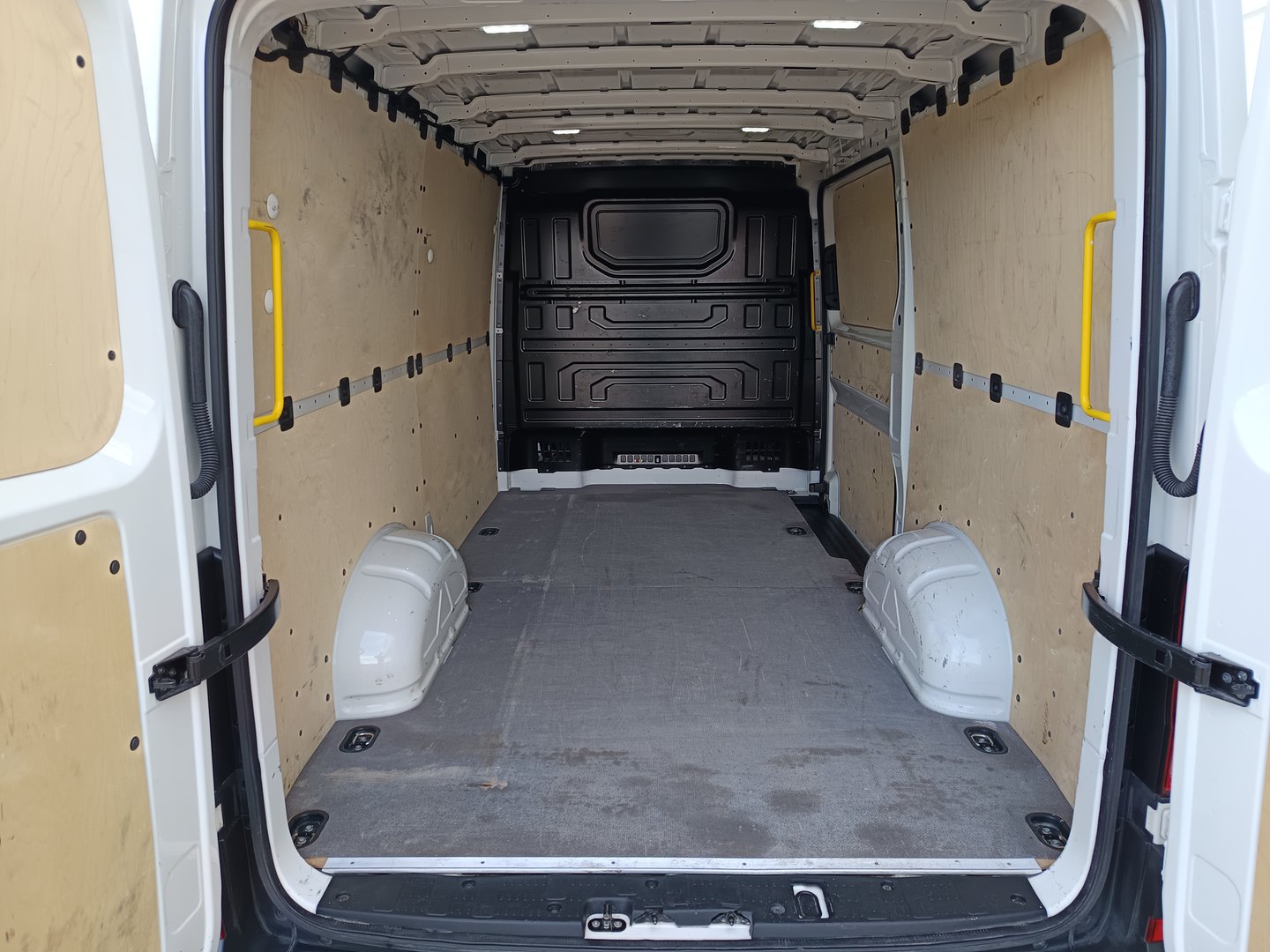 VW Crafter 30 Kastenwagen Entry L3H2 TDI | Bild 22 von 25