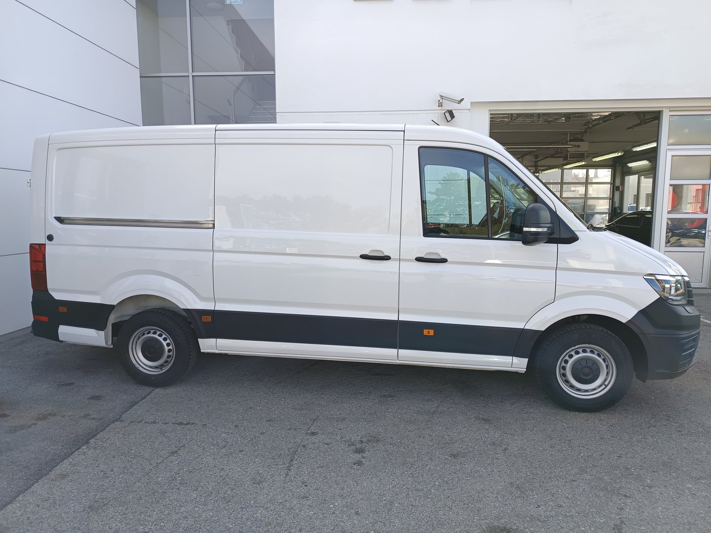 VW Crafter 30 Kastenwagen Entry L3H2 TDI | Bild 3 von 25