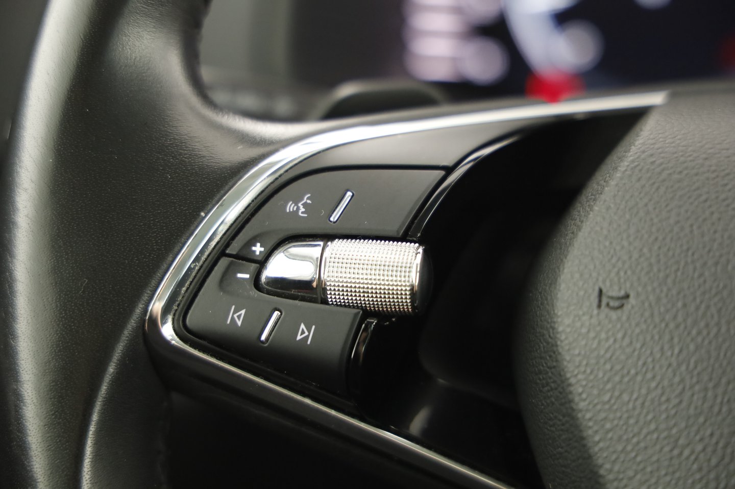 Škoda KAROQ 4x4 Ambition TDI DSG | Bild 14 von 25