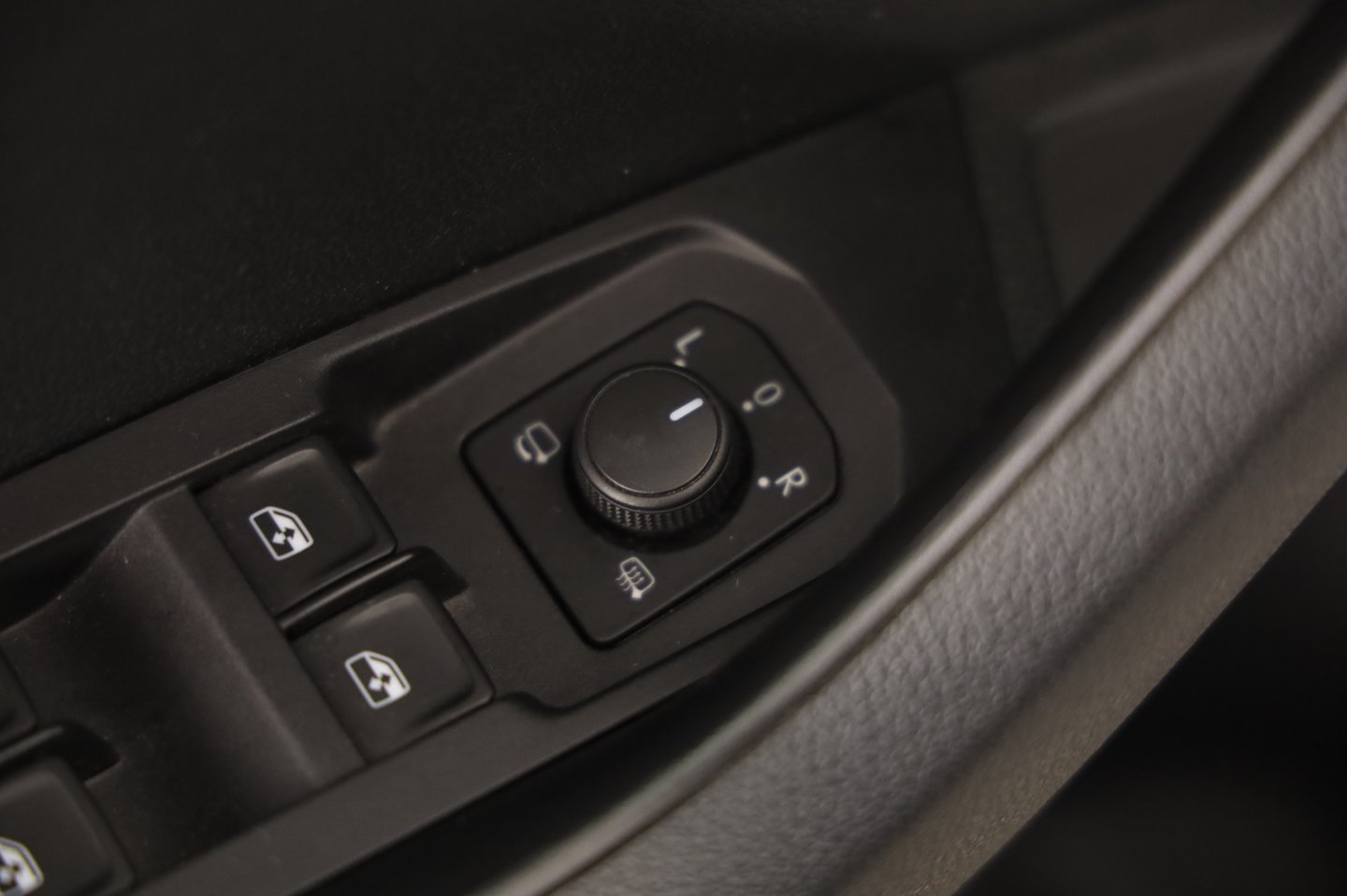 Škoda KAROQ 4x4 Ambition TDI DSG | Bild 17 von 25