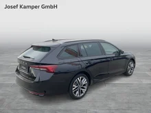 Škoda Octavia Combi Selection TSI mHEV DSG in Black-Magic Perleffekt