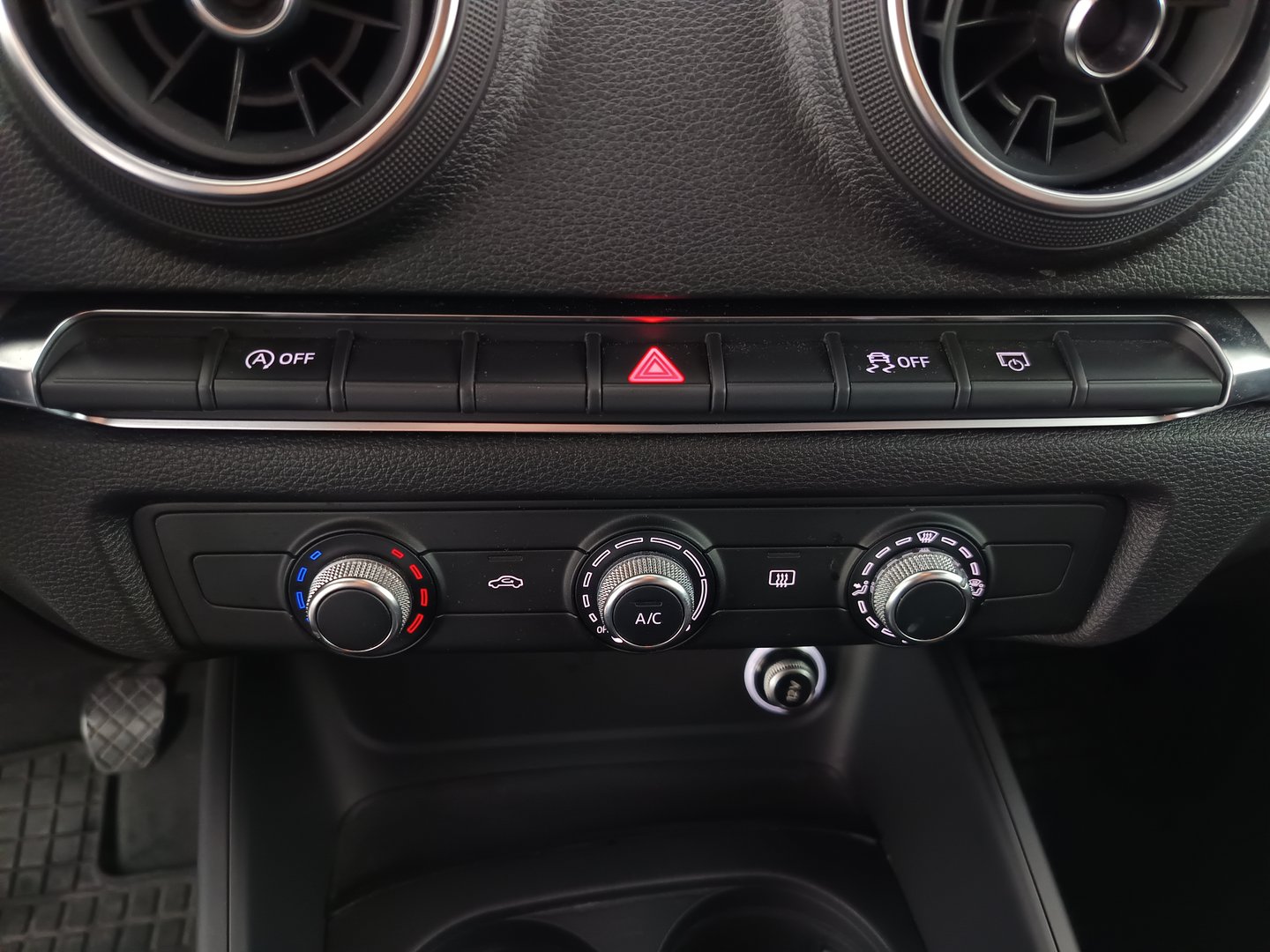 Audi A3 Sportback 35 TDI | Bild 22 von 26