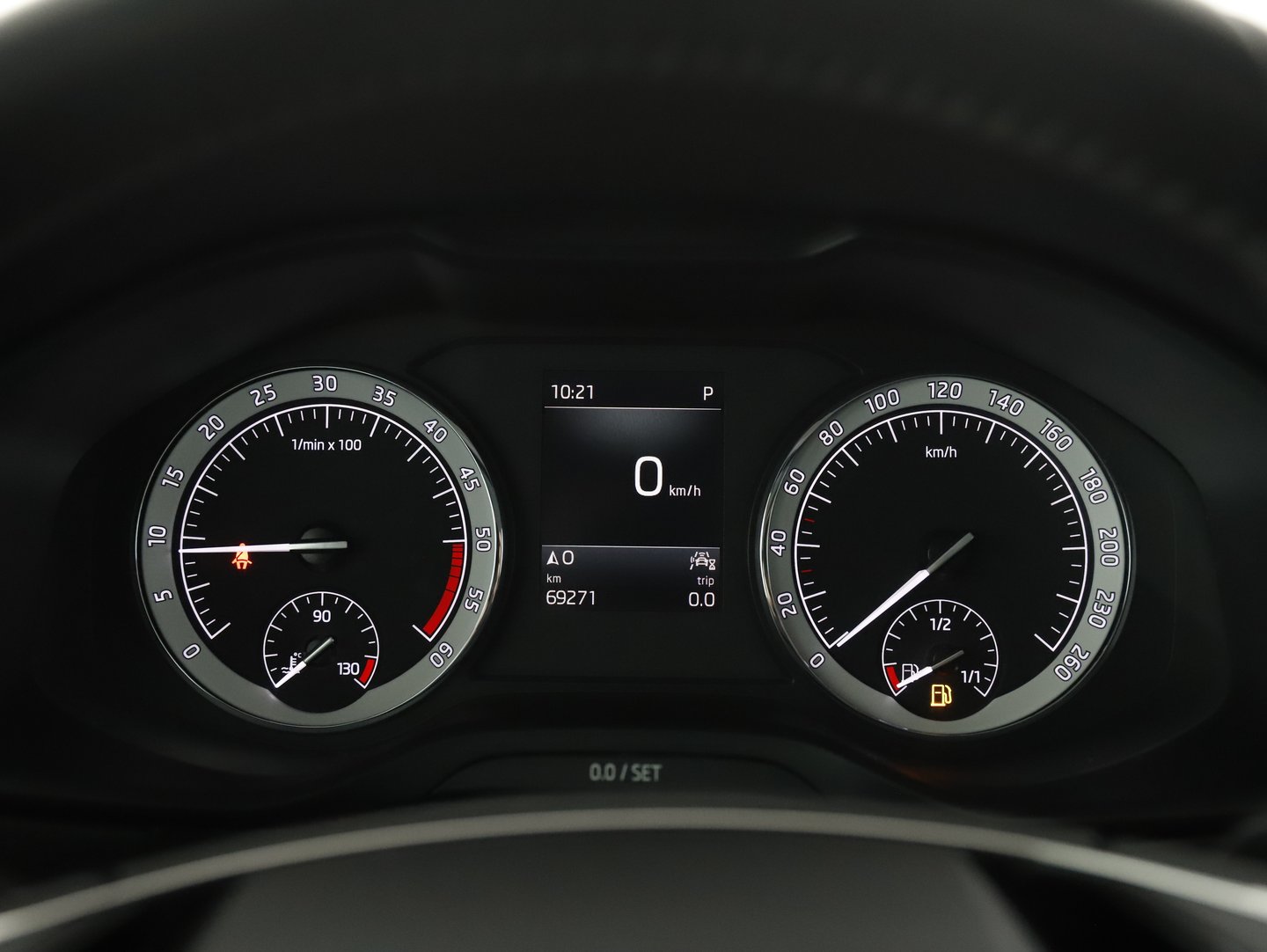 Škoda KAROQ Ambition SC TDI DSG | Bild 9 von 22
