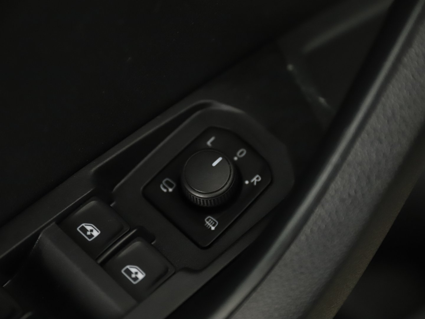 Škoda KAROQ Ambition SC TDI DSG | Bild 19 von 22