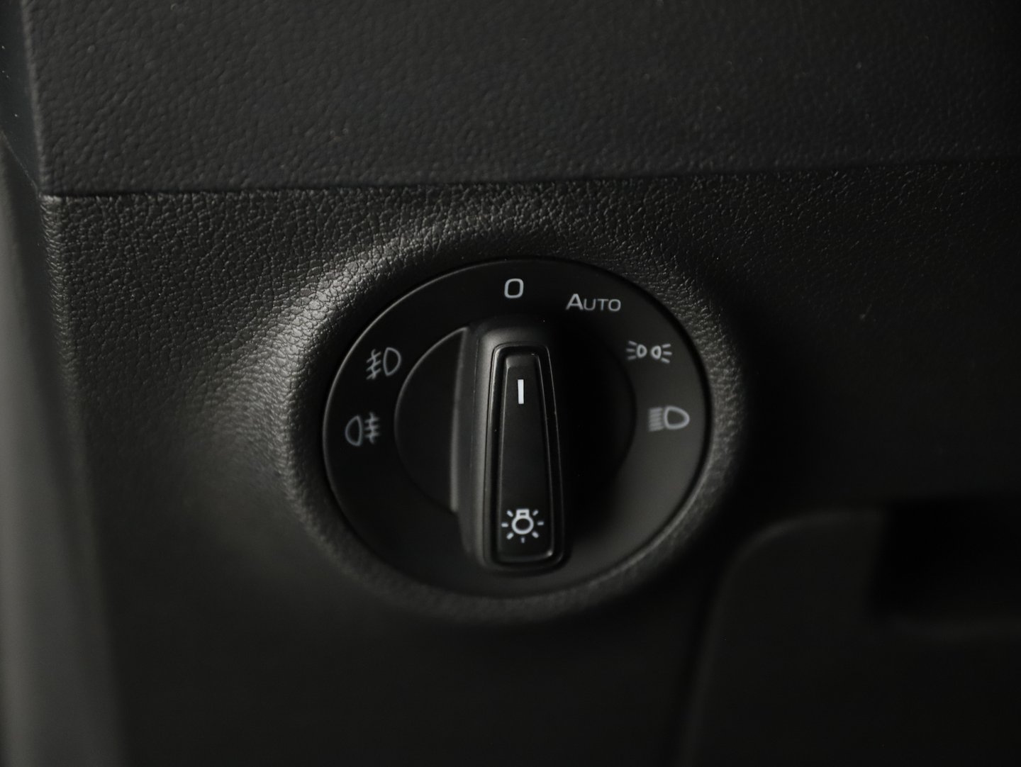 Škoda KAROQ Ambition SC TDI DSG | Bild 17 von 22