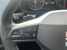 SEAT Leon in "Magnetic Tech"