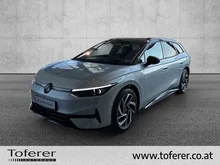 VW ID.7 Tourer Pro S 210 kW Business-86 kWh in Scale Silver Metallic Dach Schwarz