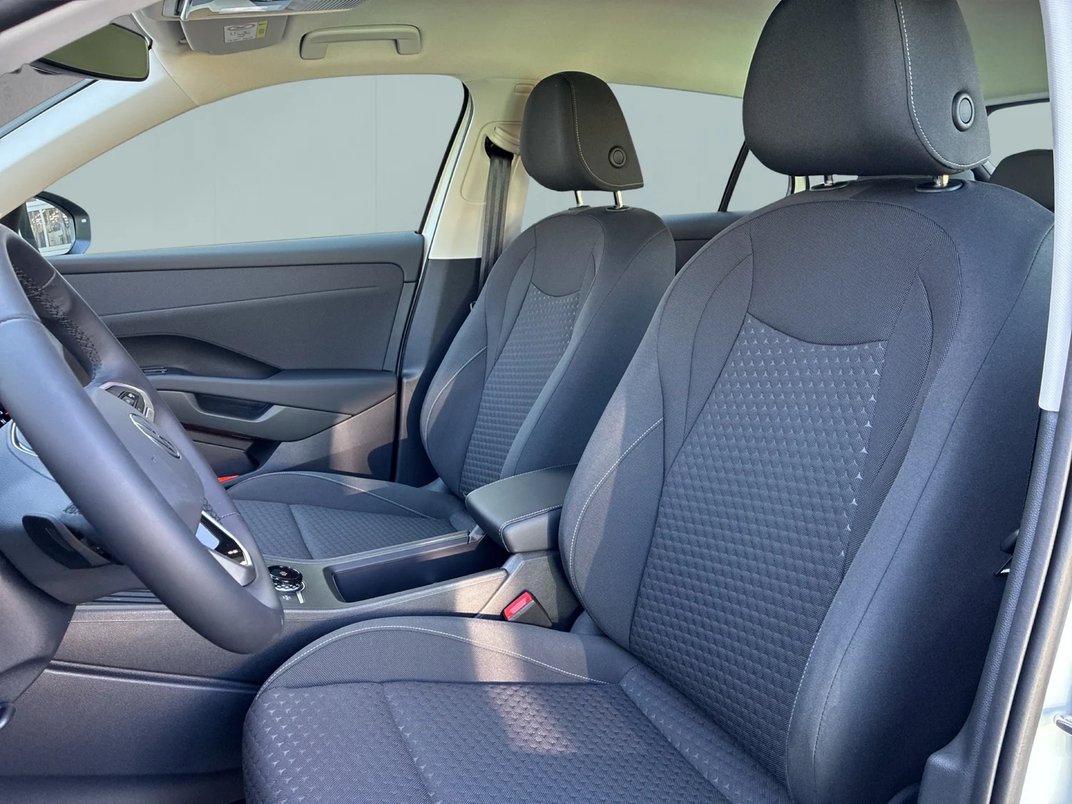 Bild eines VW T-Roc 4Me eTSI DSG