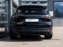 Porsche Cayenne Turbo S E-Hybrid III in tiefschwarzmet.