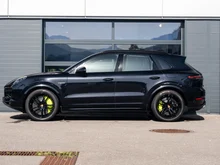 Porsche Cayenne Turbo S E-Hybrid III in tiefschwarzmet.