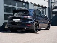 Porsche Cayenne Turbo S E-Hybrid III in tiefschwarzmet.