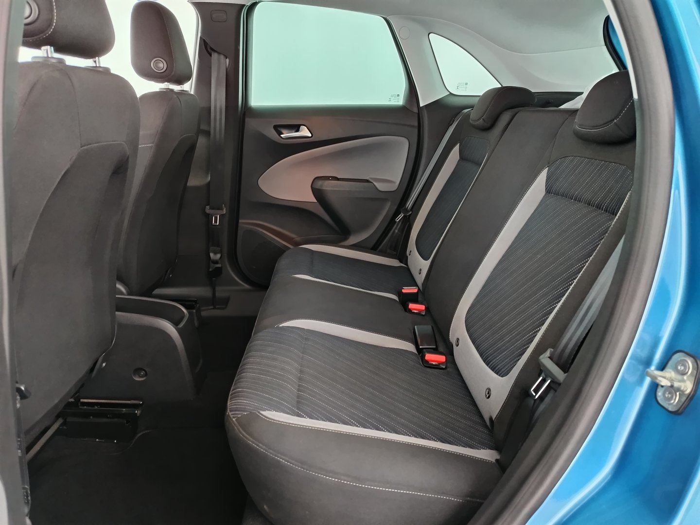 Opel Crossland X 1,2 Turbo ECOTEC Direct Injection Edition St./St | Bild 26 von 29