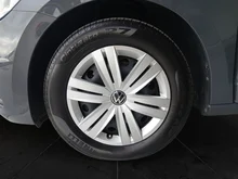 VW Touran TDI DSG in Delfingrau Metallic