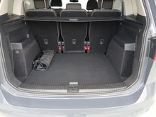 VW Touran TDI DSG in Delfingrau Metallic