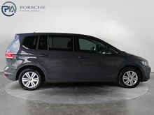 VW Touran TDI DSG in Delfingrau Metallic