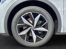 VW ID.4 GTX 4MOTION 250 kW Business -77 kWh in Mondsteingrau Dach schwarz