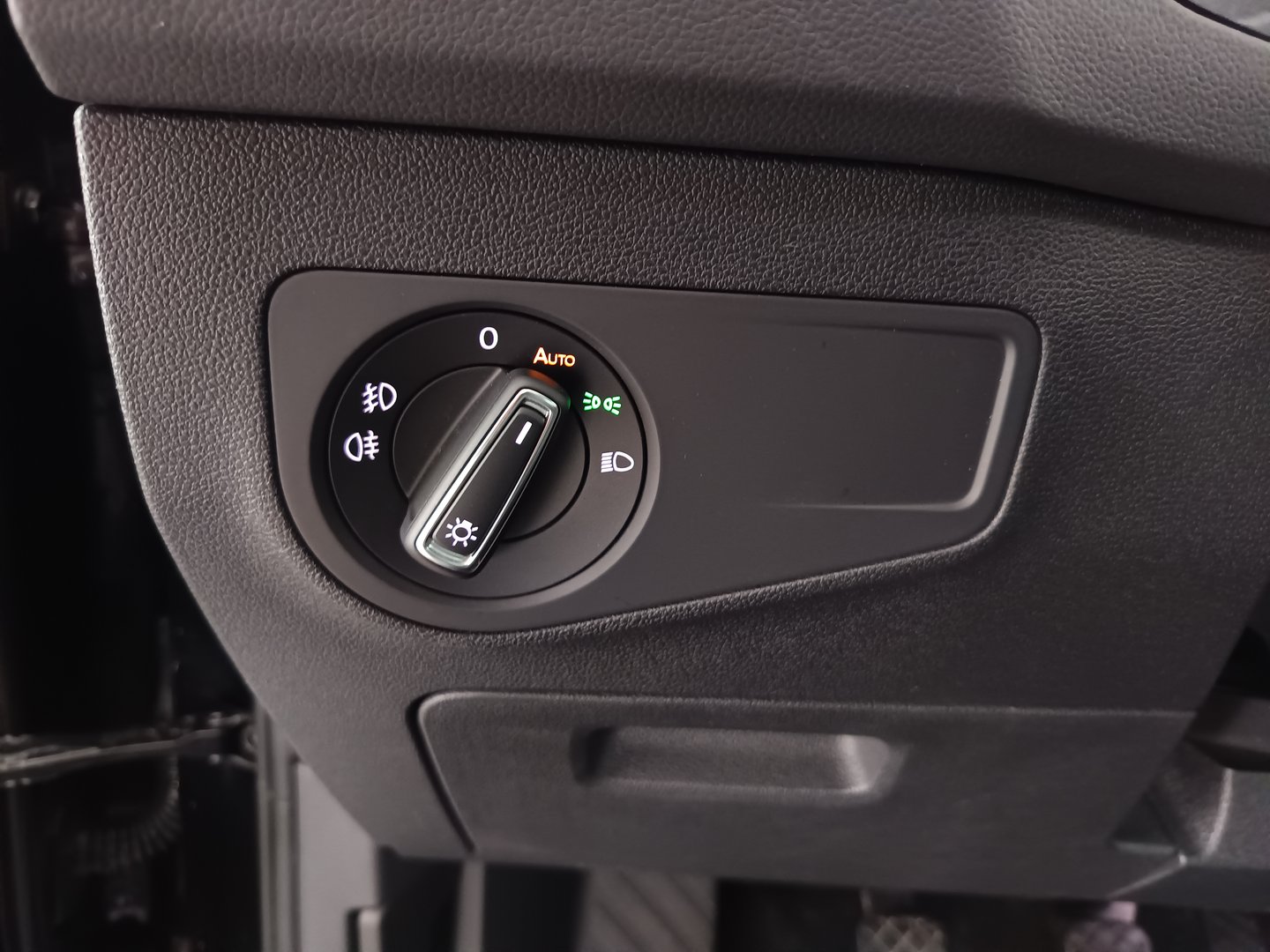 VW Tiguan Comfortline TDI SCR 4MOTION | Bild 12 von 33