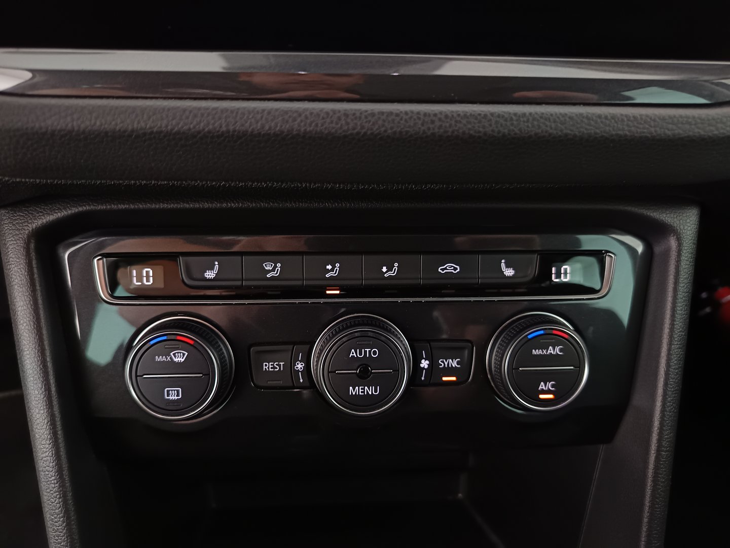 VW Tiguan Comfortline TDI SCR 4MOTION | Bild 26 von 33