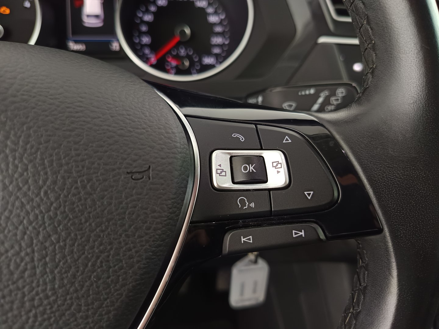 VW Tiguan Comfortline TDI SCR 4MOTION | Bild 17 von 33