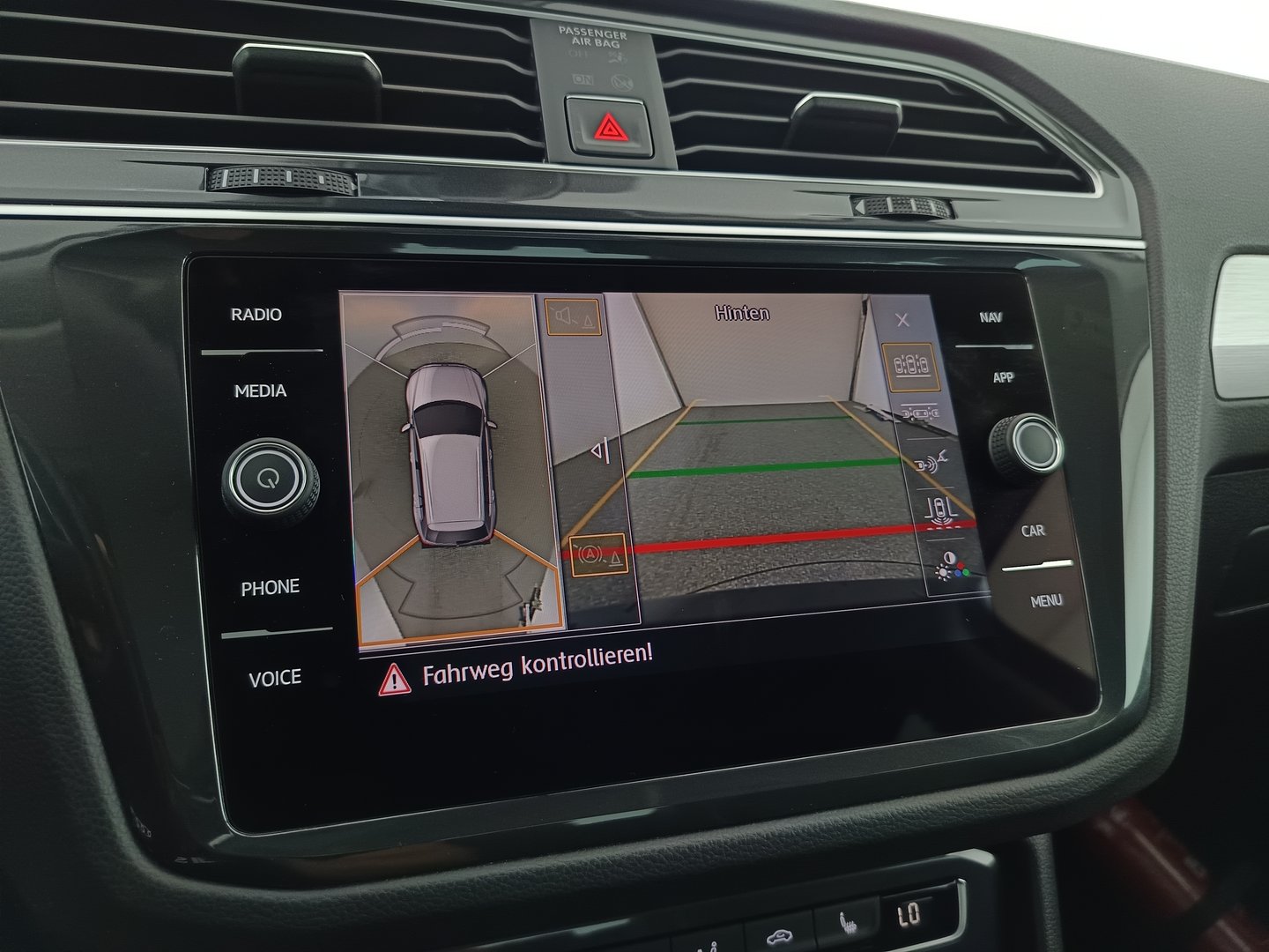 VW Tiguan Comfortline TDI SCR 4MOTION | Bild 23 von 33