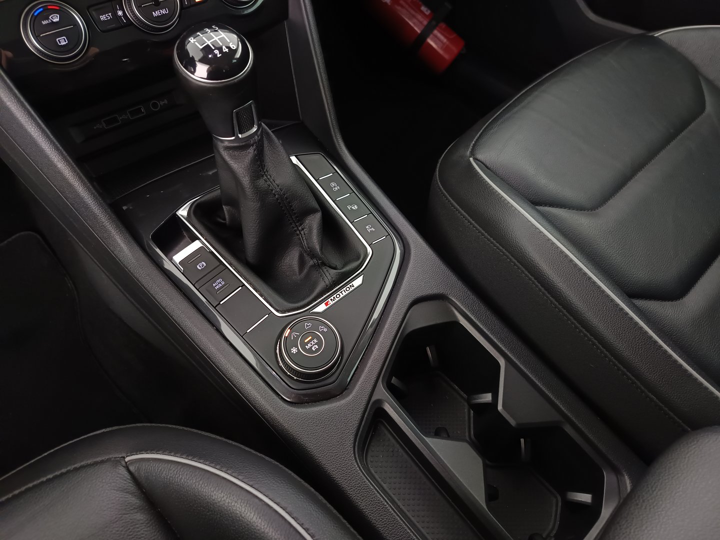 VW Tiguan Comfortline TDI SCR 4MOTION | Bild 27 von 33